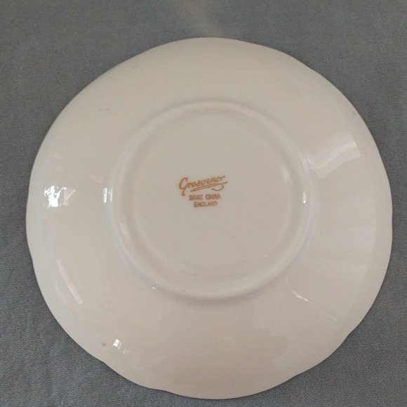 GROSVENOR BONE IN CHINA ENGLAND FLORAL BLUE WHITE SCALLOPED GOLD RIM TEA CUP - Picture 7 of 15